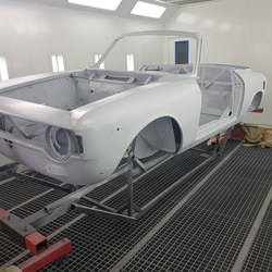 07 alfaromeogtc body in epoxyprimer.jpg